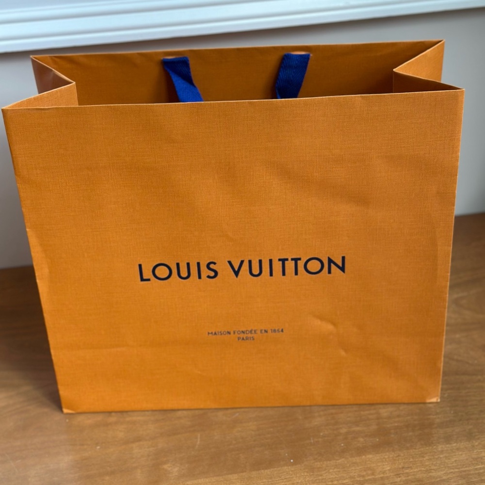 Louis Vuitton bag! 6.5x13x15.5 inches.